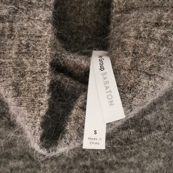 EUC Aritzia The Group Babaton Plutarch Sweater - Small - Picture 3 of 4